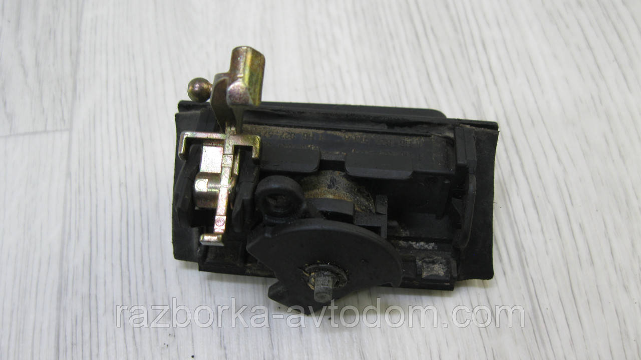 Замок кришки (ляди) багажника VW Golf 3 (1991-1998), T4 (1990-2003) OE: 1H6827571 фото 2