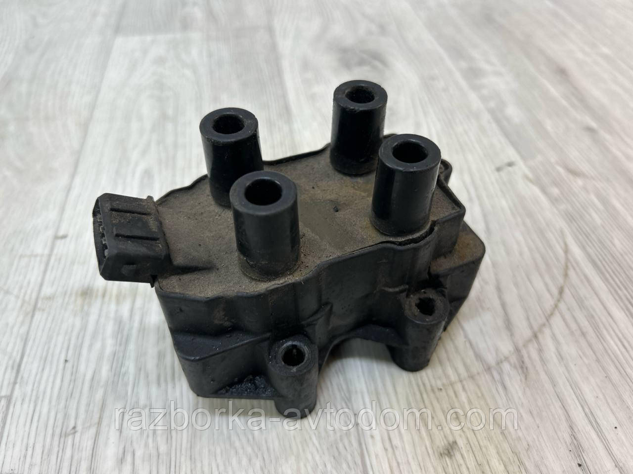 Котушка запалювання 1.8i , 2.0i Opel Omega B, Astra G, F, Calibra, Vectra A, B OE:2526055a ДЕФЕКТ! Трещина на корпусе