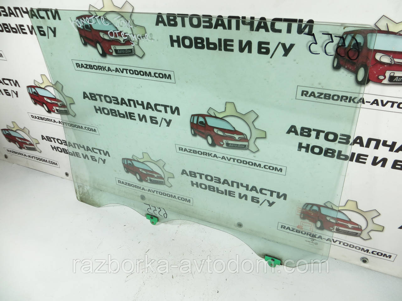 Скло дверцят правої бічної (від'їзної) Nissan Vanette C23 (1991-2001). ОЕ: 823007C300 фото 2