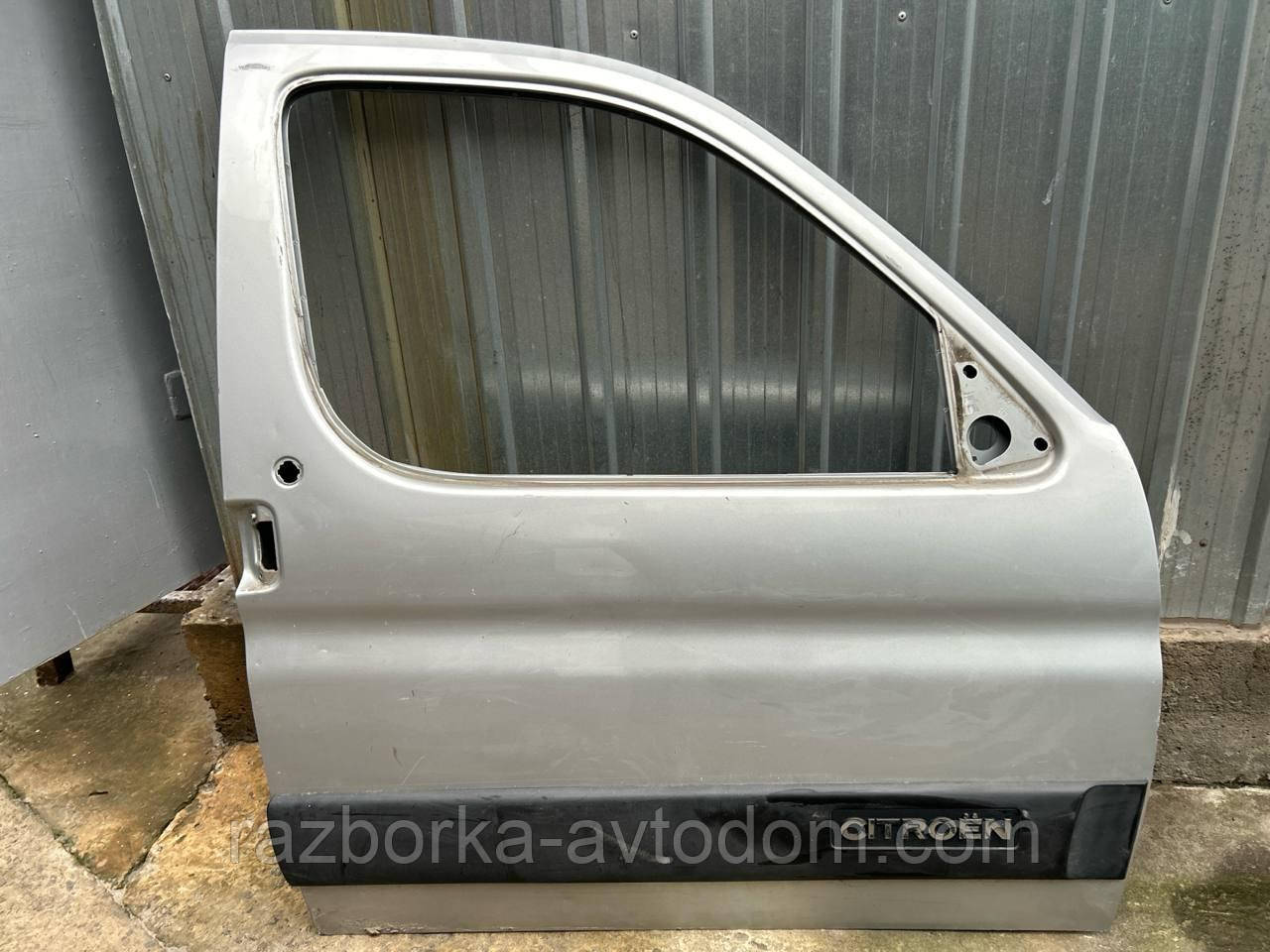 Двері передні права Citroen Berlingo, Peugeot Partner (2003-2008) OE:9004T7