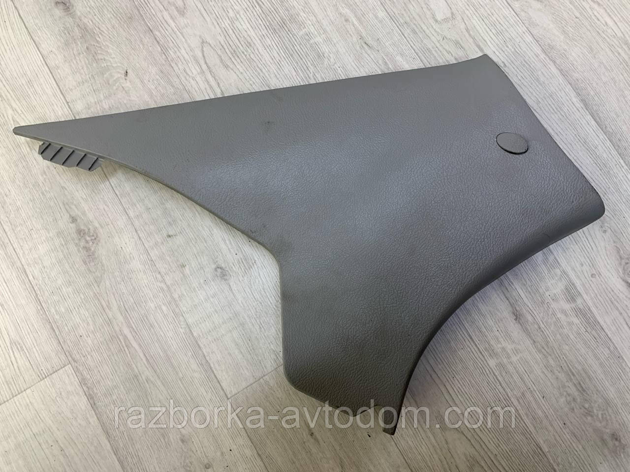 Обшивка накладка стійки задньої лівої Kia Cerato (2006-2009), OE: 858602F20087
