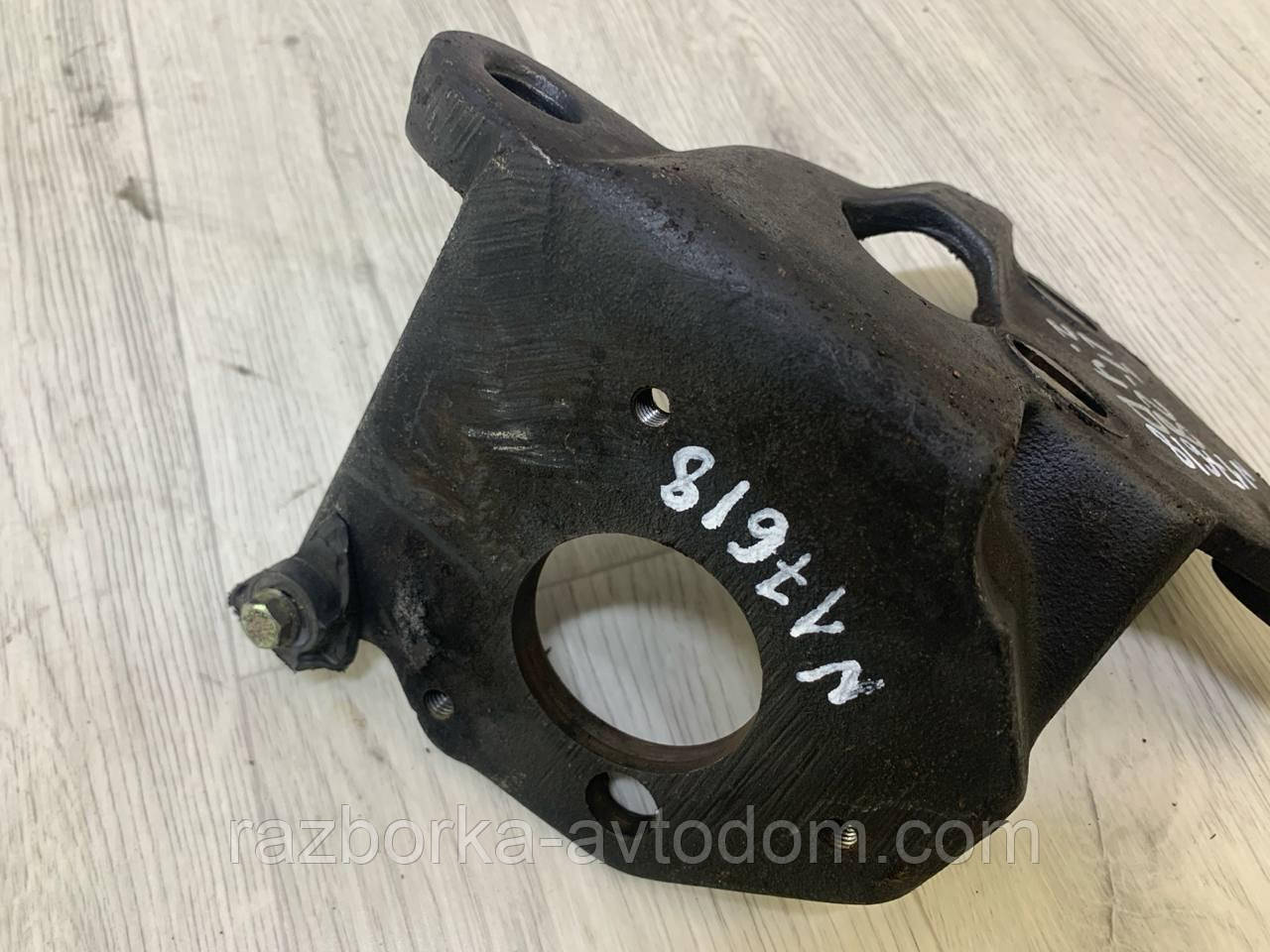 Кронштейн ТНВД VW Lt28-55 (1975-1996) OE: 069130147C