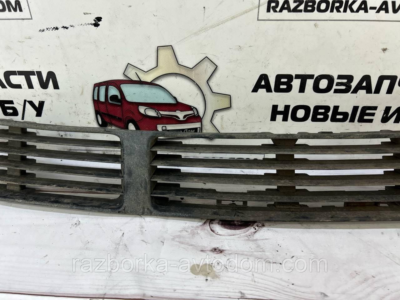 Решітка бампера переднього ліва VW Passat B5 (96-05) OE:3B0853677B