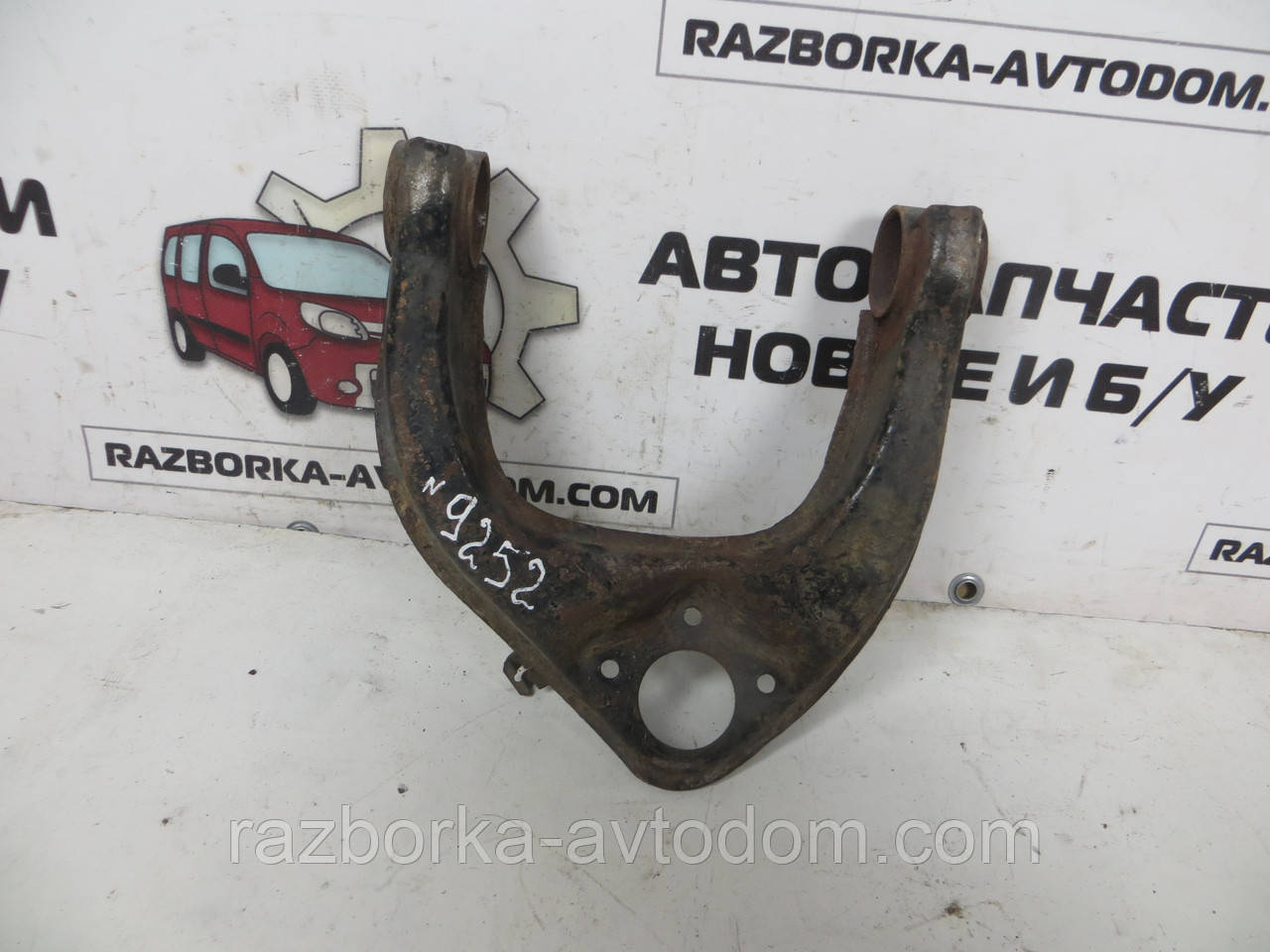 Важіль передньої підвіски лівий верхній Mitsubishi Pajero Sport 1 (1997-2009) OE:MR296093