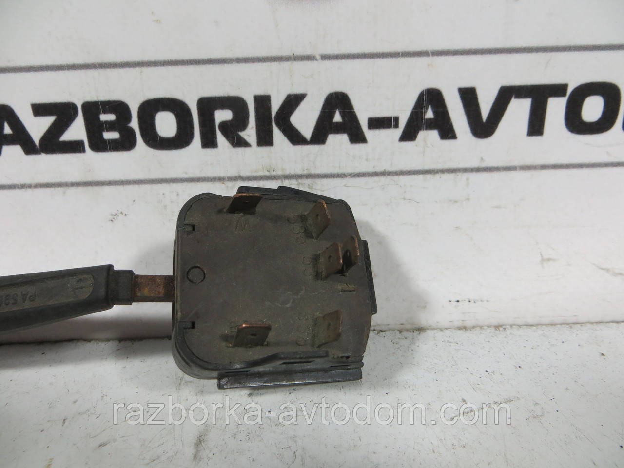 Підрулевий перемикач правий Opel Kadett D 79-84 SWF500901