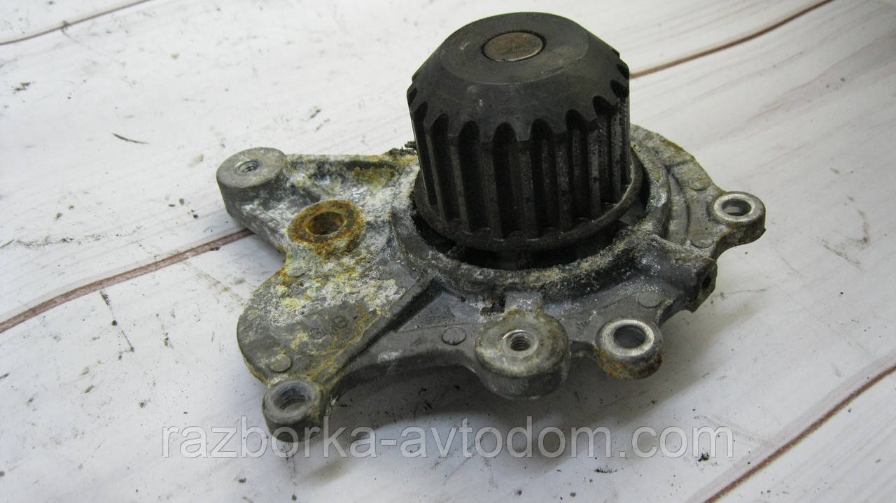 Помпа системи охолодження (водяний насос) Hyundai Getz (2002-2005) OE:2510027000