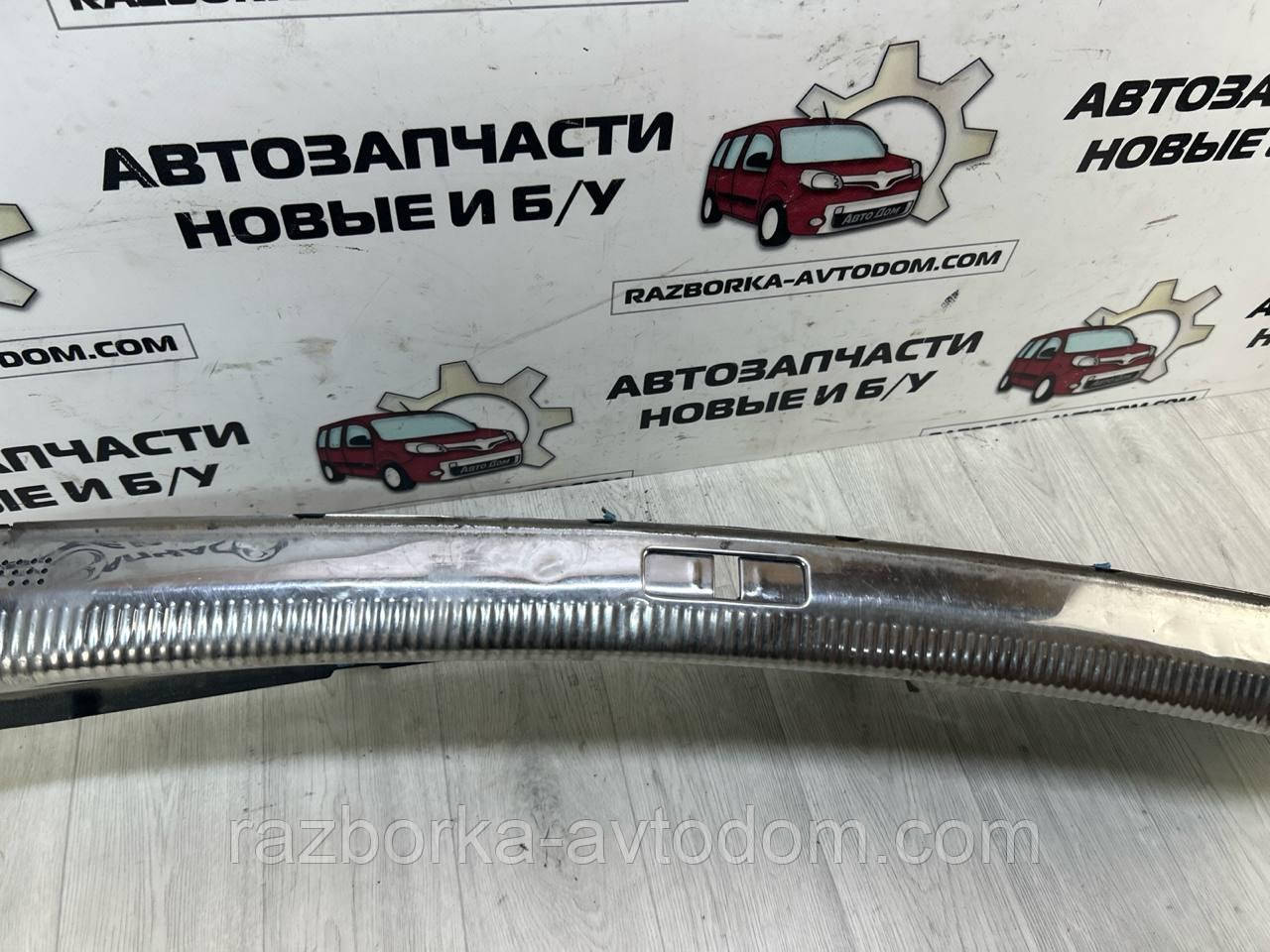 Накладка/обшивка кришки багажника (сідан) Skoda SuperB (02-08) OE:3b5863459h