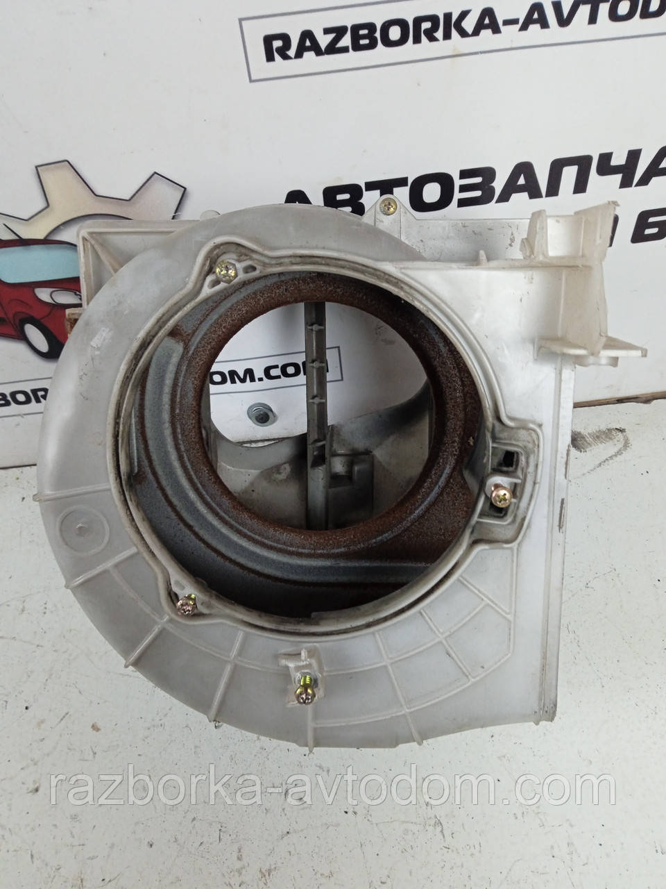 Корпус вентилятора печки Mitsubishi Pajero Sport 1 (1997-2009) OE:MR460762