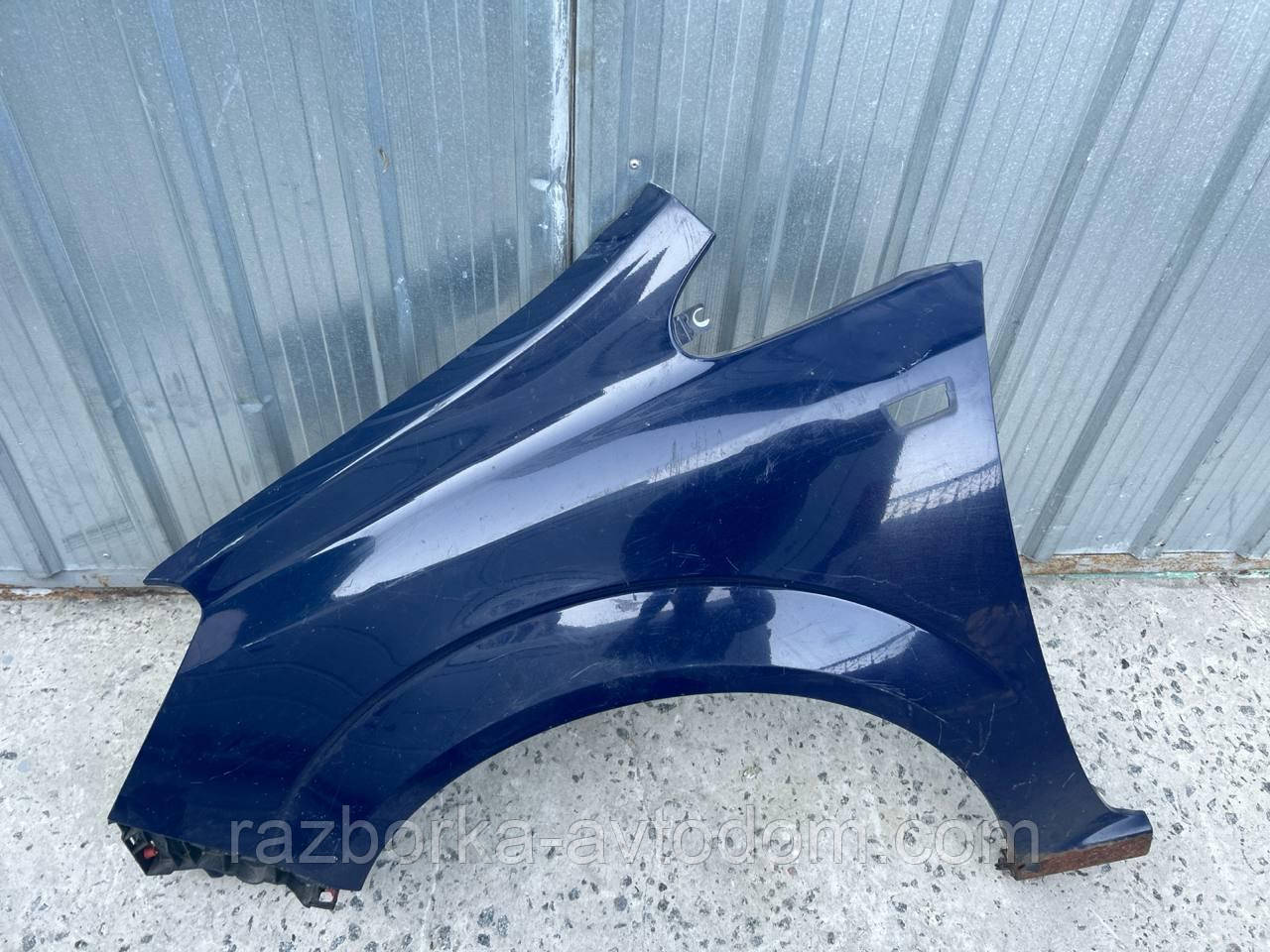 Крило переднє ліве Opel Zafira B (2005-2015) OE:93184411 Дефект: незначна іржа в нижній частині