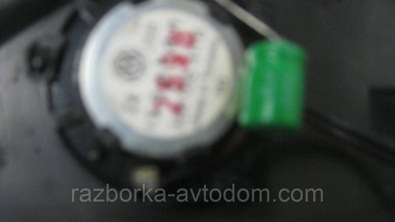 Накладка салону з динаміком передня права VW Passat B5 (1997-2000) OE:3B0837994