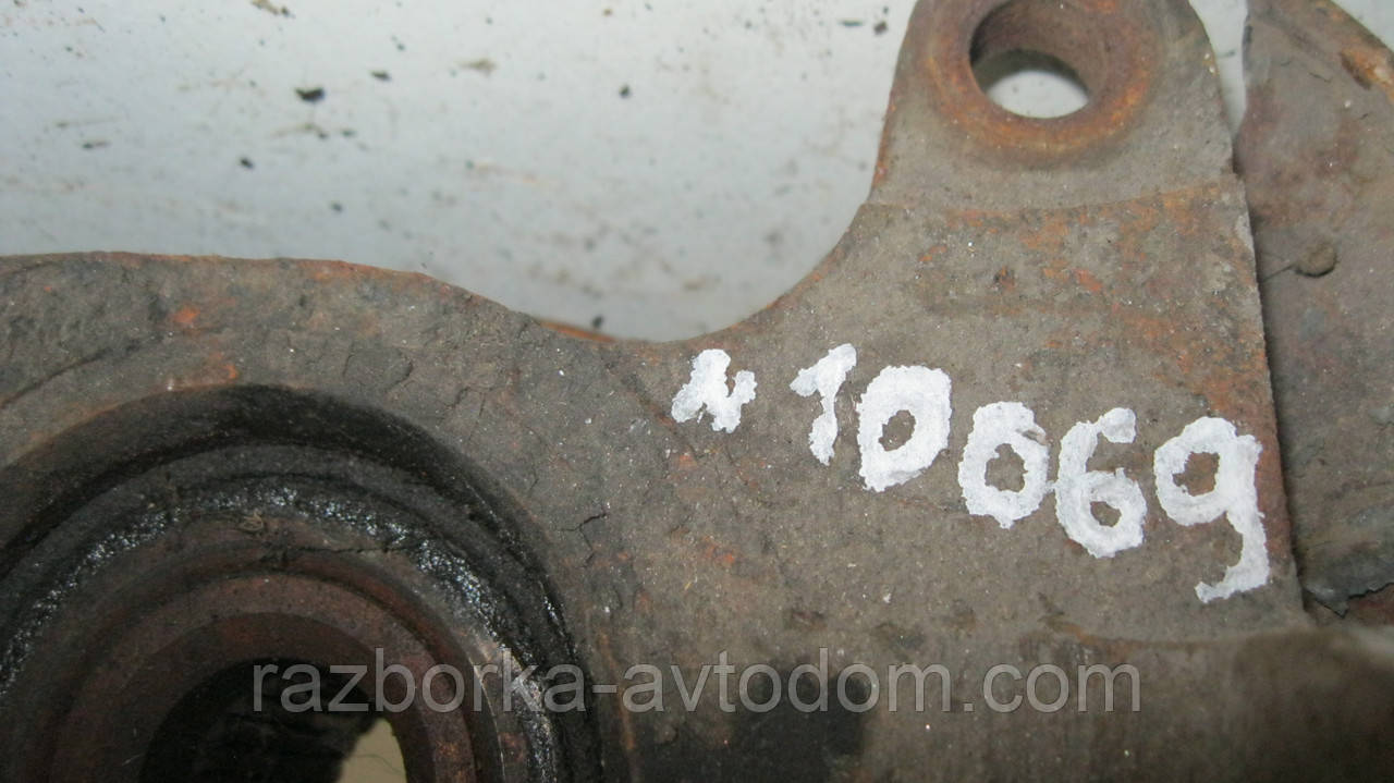 Поворотний кулак/ступиця передній правий Rover 400 (1989-1999)
