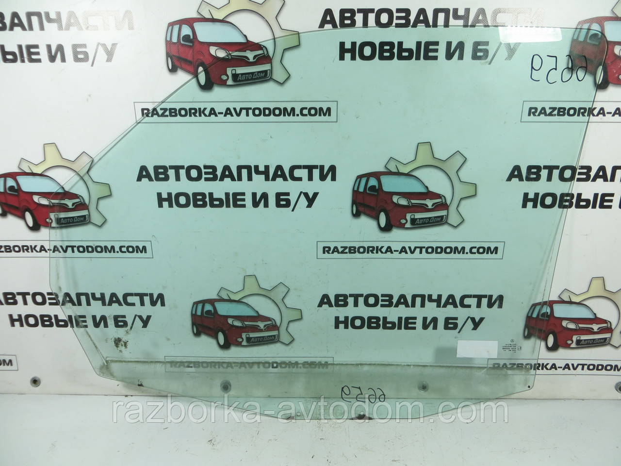 Скло дверей переднє праве MERCEDES-BENZ Vito W638 (1996-2003) ОЕ: A6387200220