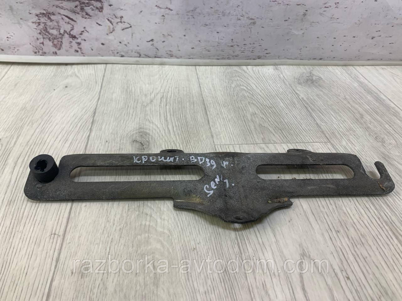 Кроштейнійн кришки двигуна верхній Daewoo Lanos / Sens OE:t1301-1030023 фото 2