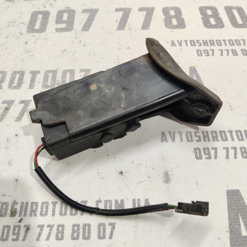 Замок лючка бака Opel Astra G (97-04) 2.0D 90587326