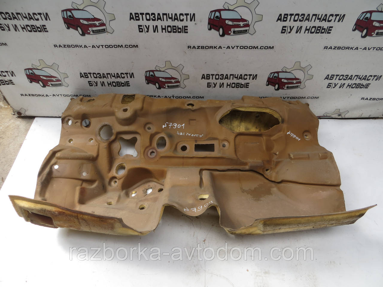 Шумоізоляція (звукоізоляція) під торпедою в салоні Peugeot 307 (2001-2008) ОЕ: 7481AW