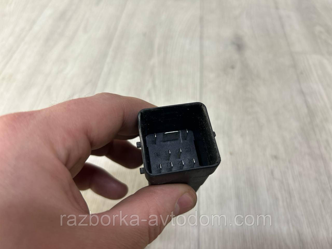 Реле свечей накала 1.6DCI Renault Scenic 3, Megane 3, Trafic 3 OE:0281003050, 8200798585