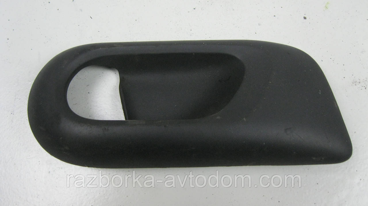Накладка ручки задньої лівої двері внутрішня Opel Corsa C (2000-2012), Combo (2001-2011) OE:13107018