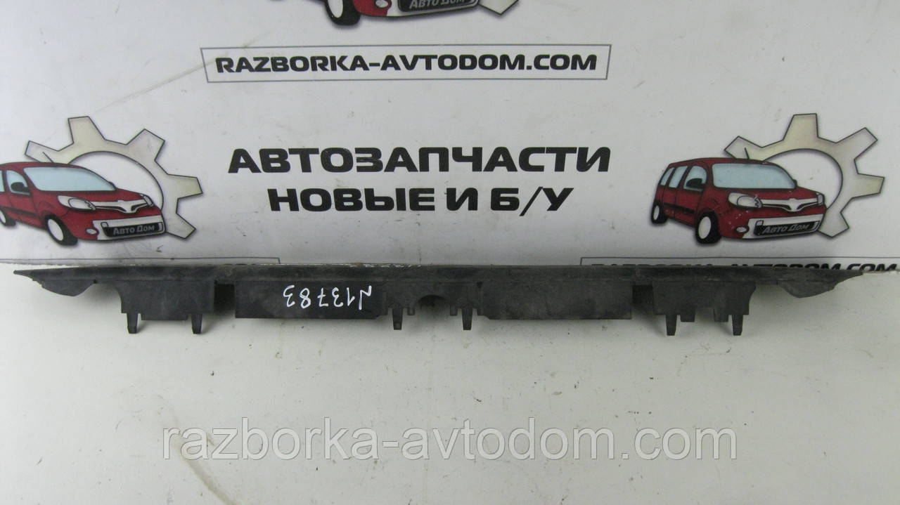 Дефлектор радіатора нижній VW Touran (03-10), Caddy (04-10) OE: 0121341c