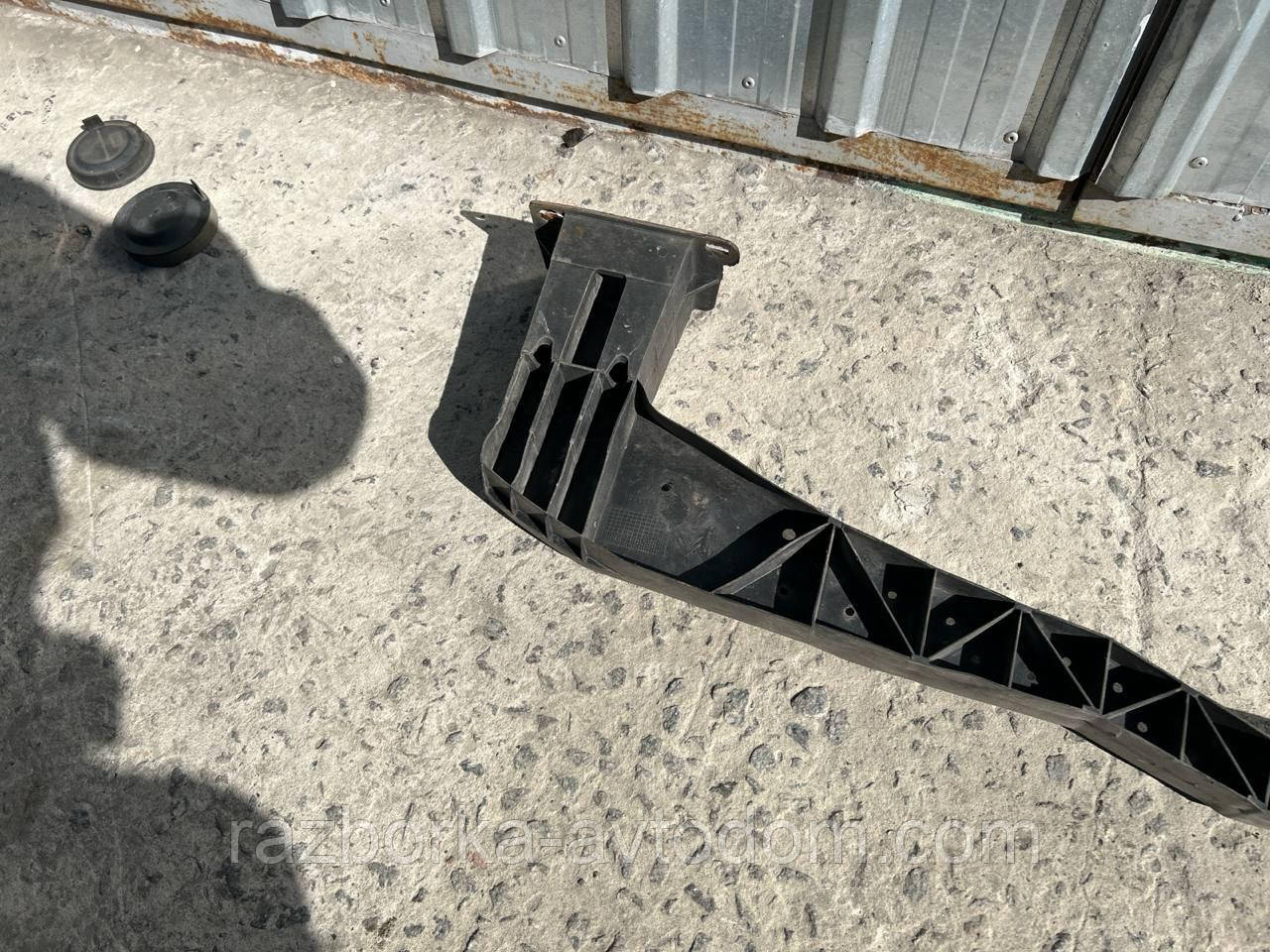 Підсилювач бампера переднього Citroen C4 (04-10) OE:9646895580