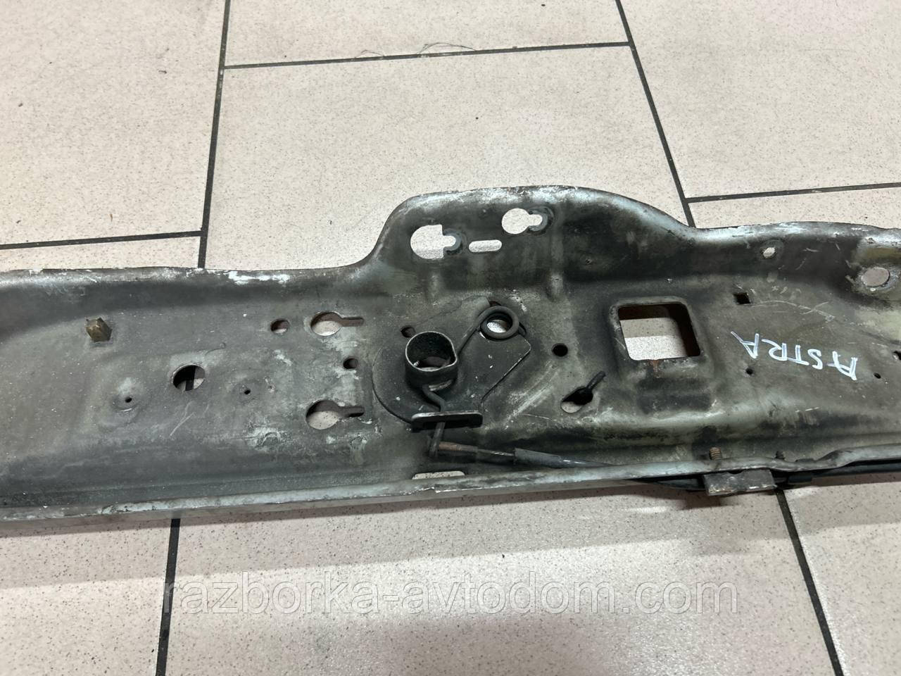 Панель передня верхня частина Opel Astra H (05-15), Zafira B OE:93189014