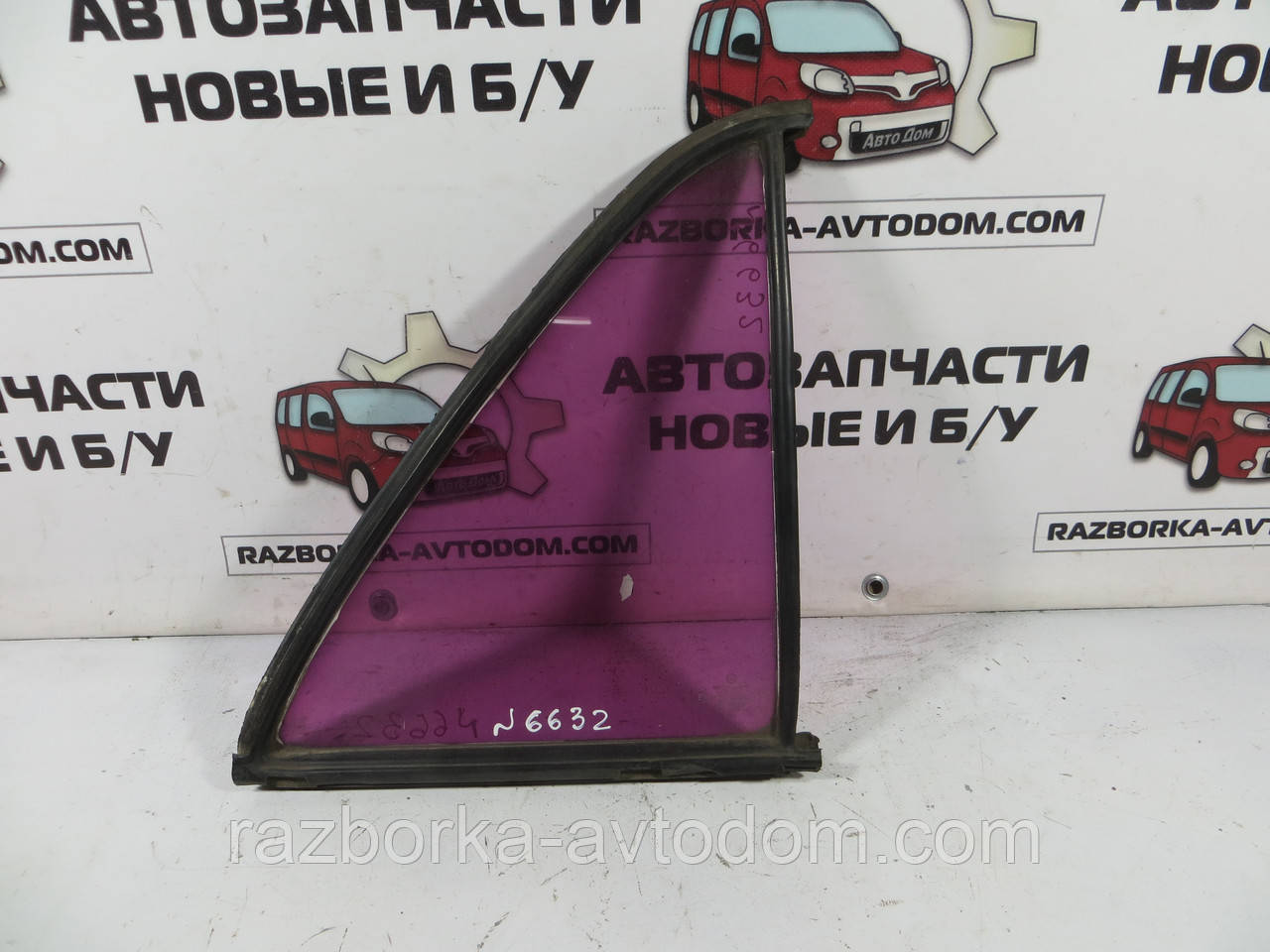 Скло заднього правого дверцята (форточка/глуше) седан Mercedes W123 (1975-1985) ОЕ: 1237350224 фото 2