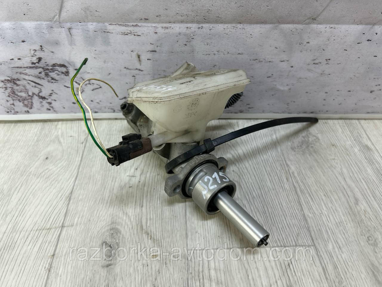 Головний гальмівний циліндр Peugeot 307 (01-08), Citroen C4 (04-10) OE:0204224576