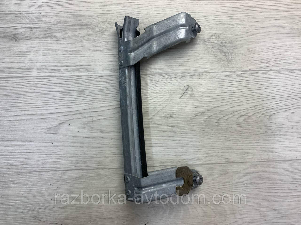 Напрямний ущільнювач скла дверей передньої лівої Peugeot 407 (04-11) OE: 9300N2 фото 2