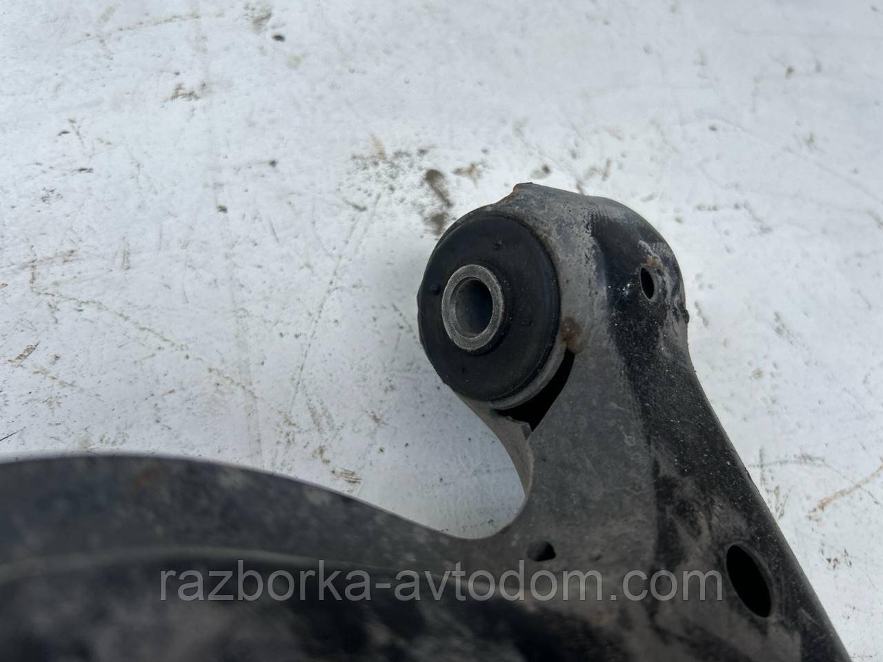 Важіль передній лівий Opel Astra H (2004-2012) OE:90498735