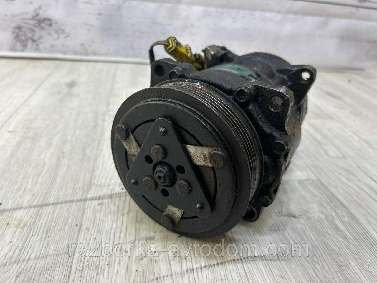 Компресор кондиціонера Citroen Berlingo (96-08), C5, C8, Jumpy, Xsara Picasso OE:9646416780