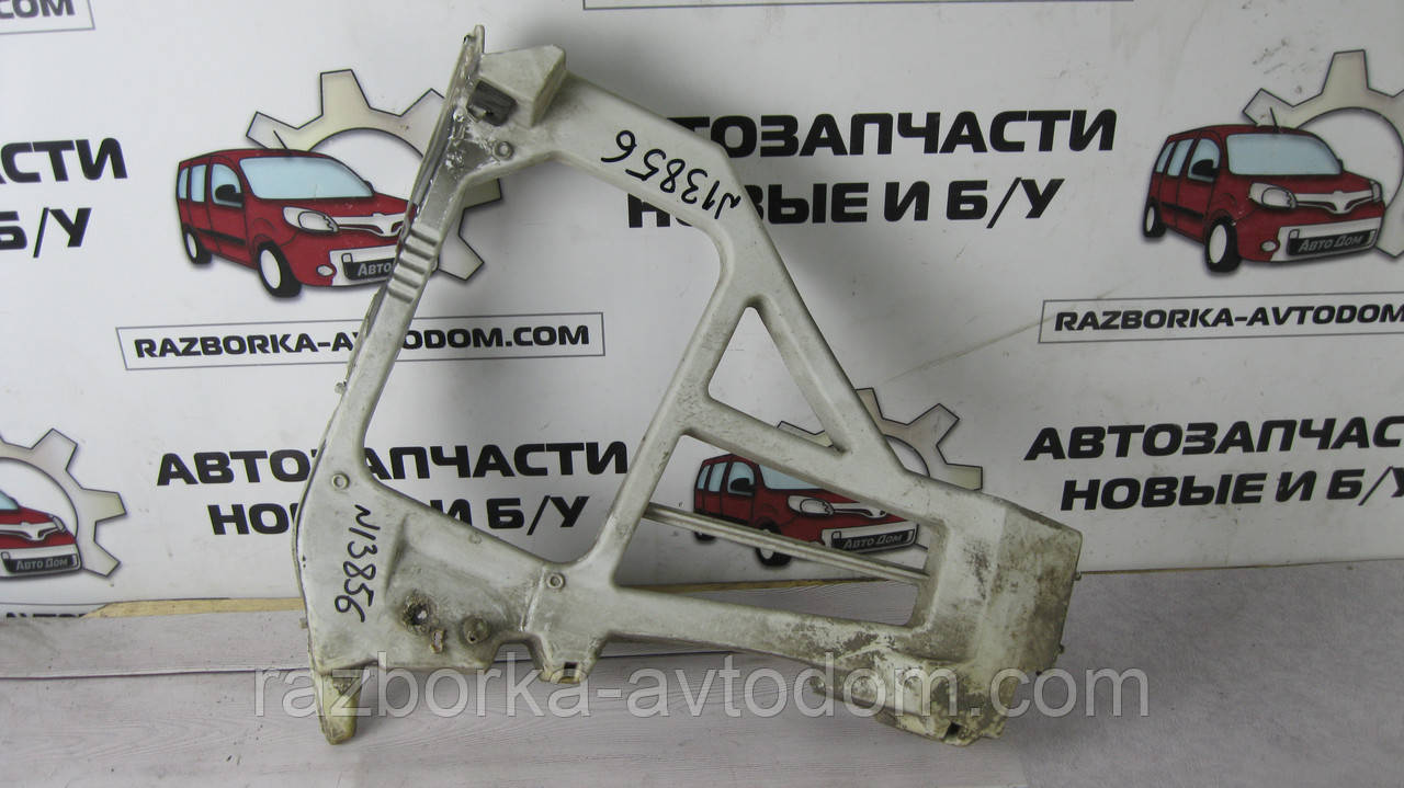 Кронштейн заднього бампера правий хетчбек Ford Focus II 04-11 OE:4m51a17e850al