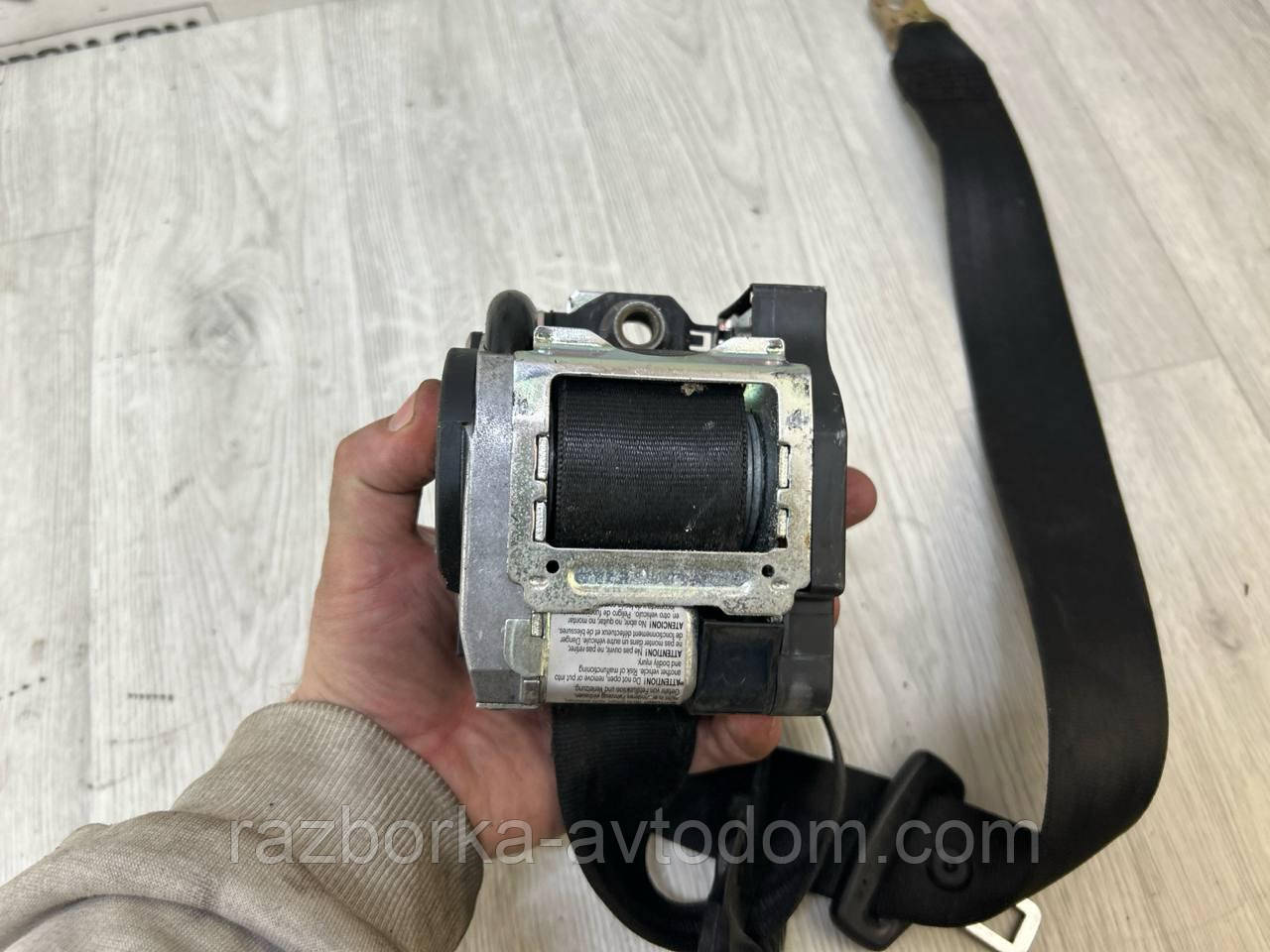 Ремінь безпеки передній правий Skoda Superb 1 (02-08) OE:561080101