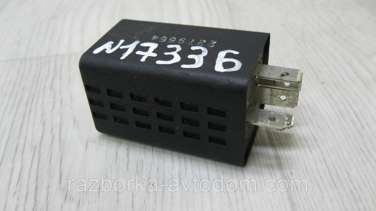 Реле запобіжників Mercedes Vito W638 (1996-2003) OE: A0175458532