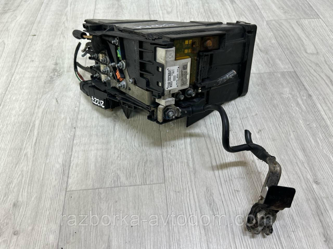 Блок запобіжників (моторного відсіку) Peugeot 308, 3008, 5008, OE:751AR1AB7R0