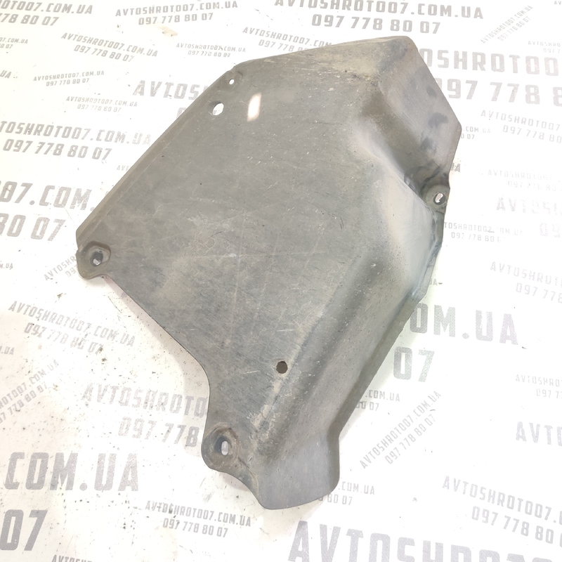 Захист днища правий Audi A4 B8 (07-15) 2.0D 8K0825219A