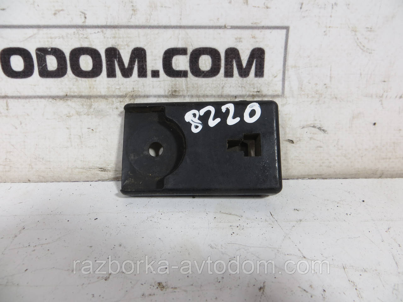 Клин/пластик дверей передній Ford Transit (1992-2000) ОЕ: 1015827, 95VB-V20380-AB, 95VBV20380AB