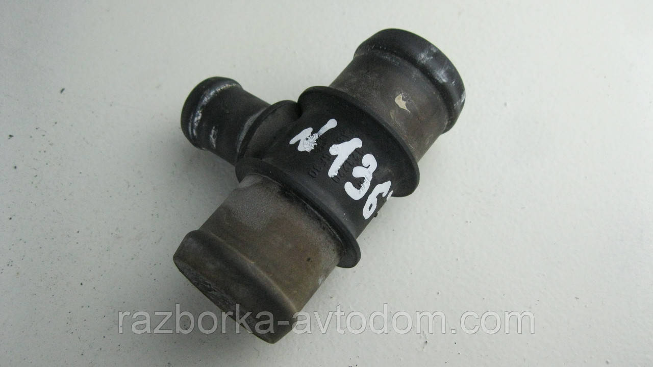 Фланець (трійник) системи охолодження VW Touran (2003-2010) 1,9TDI OE:N90692901 фото 2