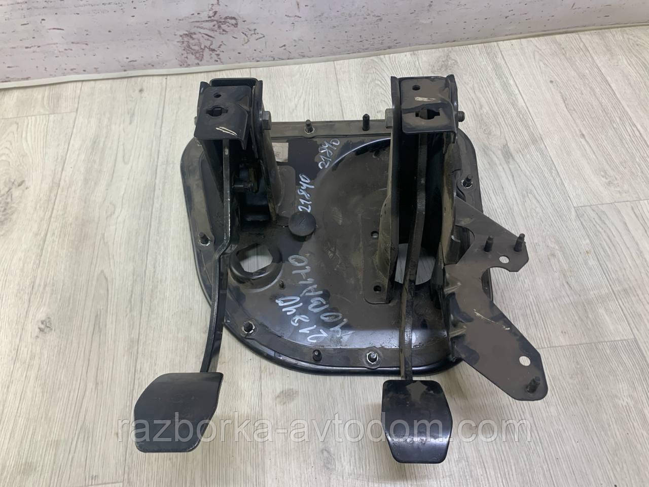 Педальний вузол (педаль гальма та зчеплення) Renault Master 2, Opel Movano (98-10) OE:8200021477