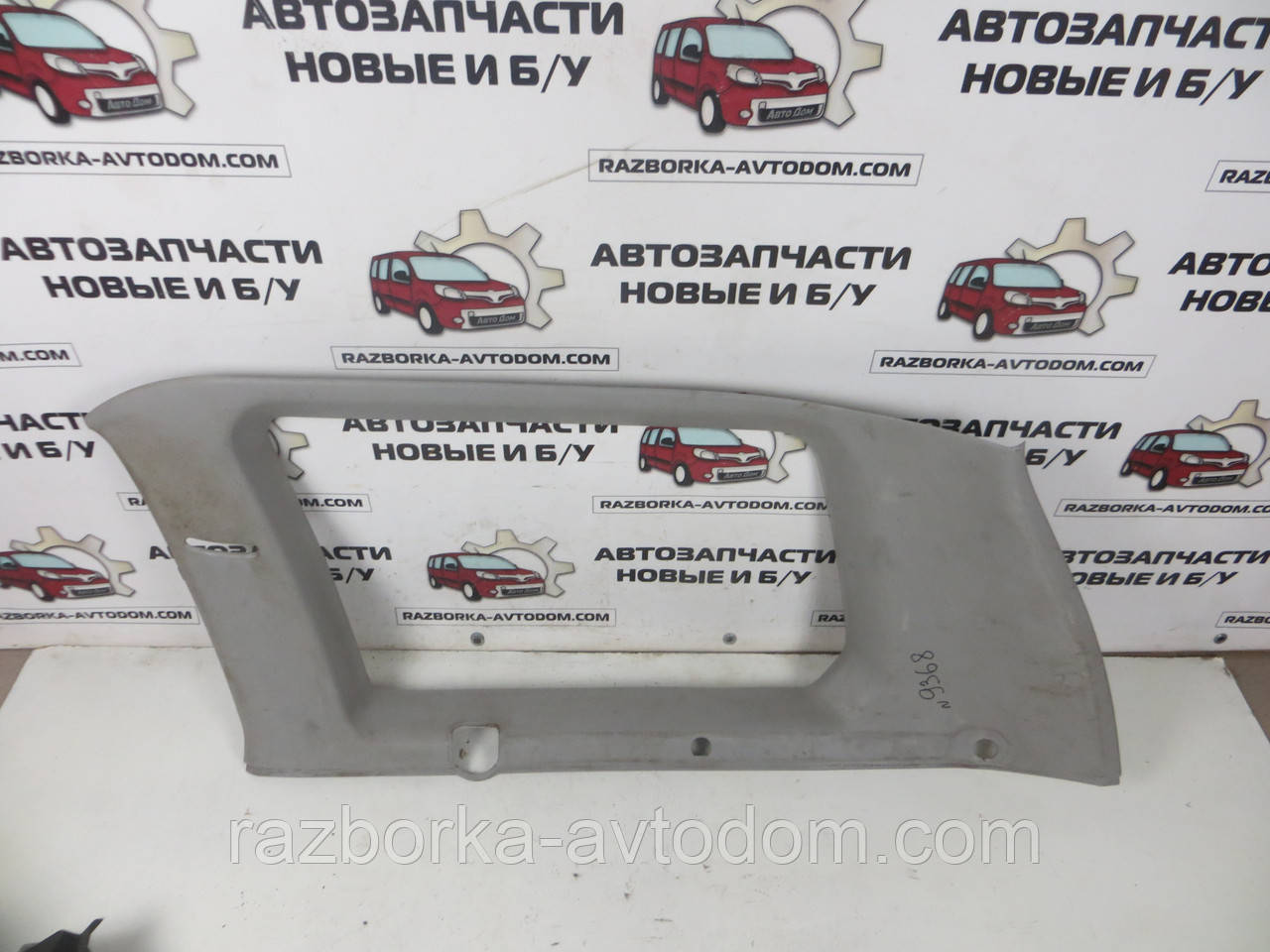 Обшивка стійки багажника права Mitsubishi Pajero Sport 1 (1997-2009) OE:MR227526