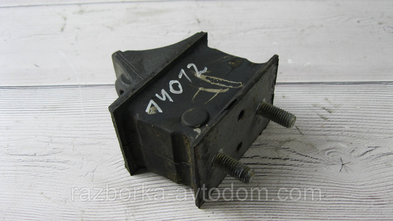Подушка двигуна Mercedes Sprinter (00-06), VW LT OE: 9012412513, 742646S1