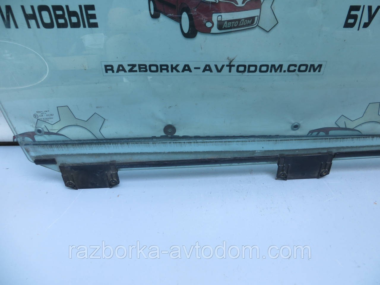 Скло передніх правих дверей Ford Scorpio (1985-1994) ОЕ: 1010208