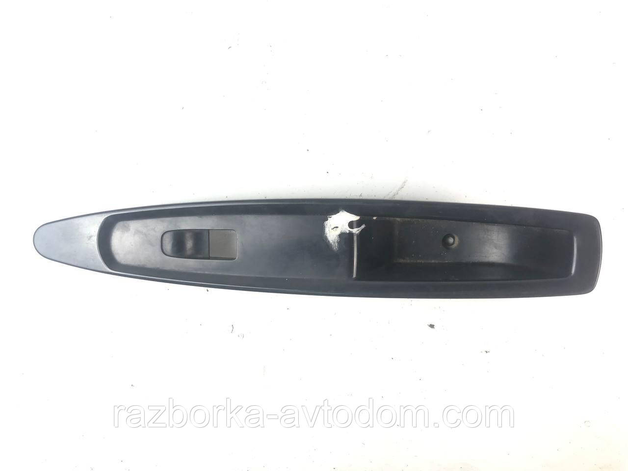 Корпус кнопок склопідіймача передніх правих дверей Citroen C4 (04-10) OE: 9650912377
