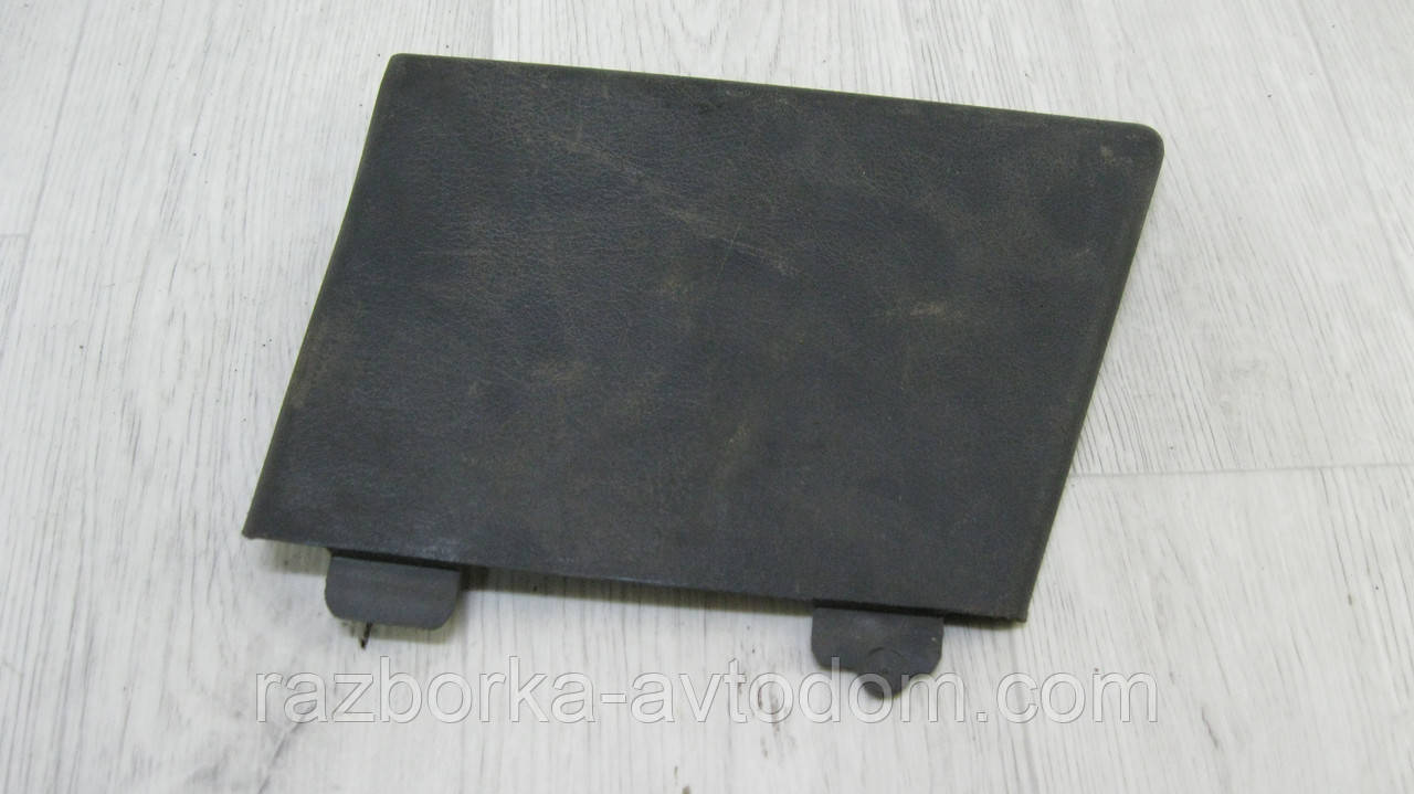 Заглушка багажника права Citroen C4 (2005-2011) OE: 9642605777