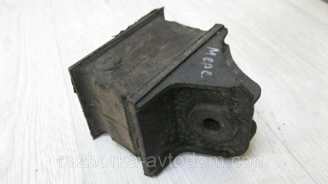 Подушка двигуна Mercedes Sprinter (1995-2000) OE: A9012412513