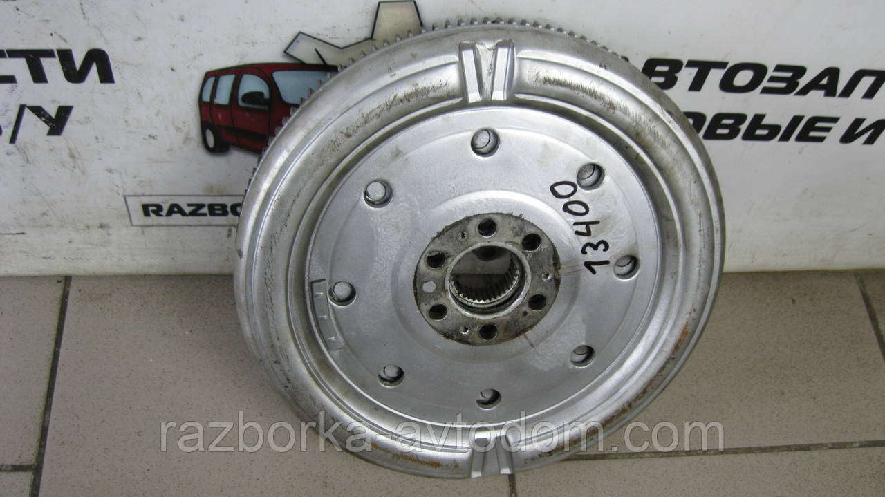 Маховик зчеплення двомасовий (демопферний) АКПП VW Touran, Passat B6, B7, B8, Jetta IV, Golf OE:03L105266CM