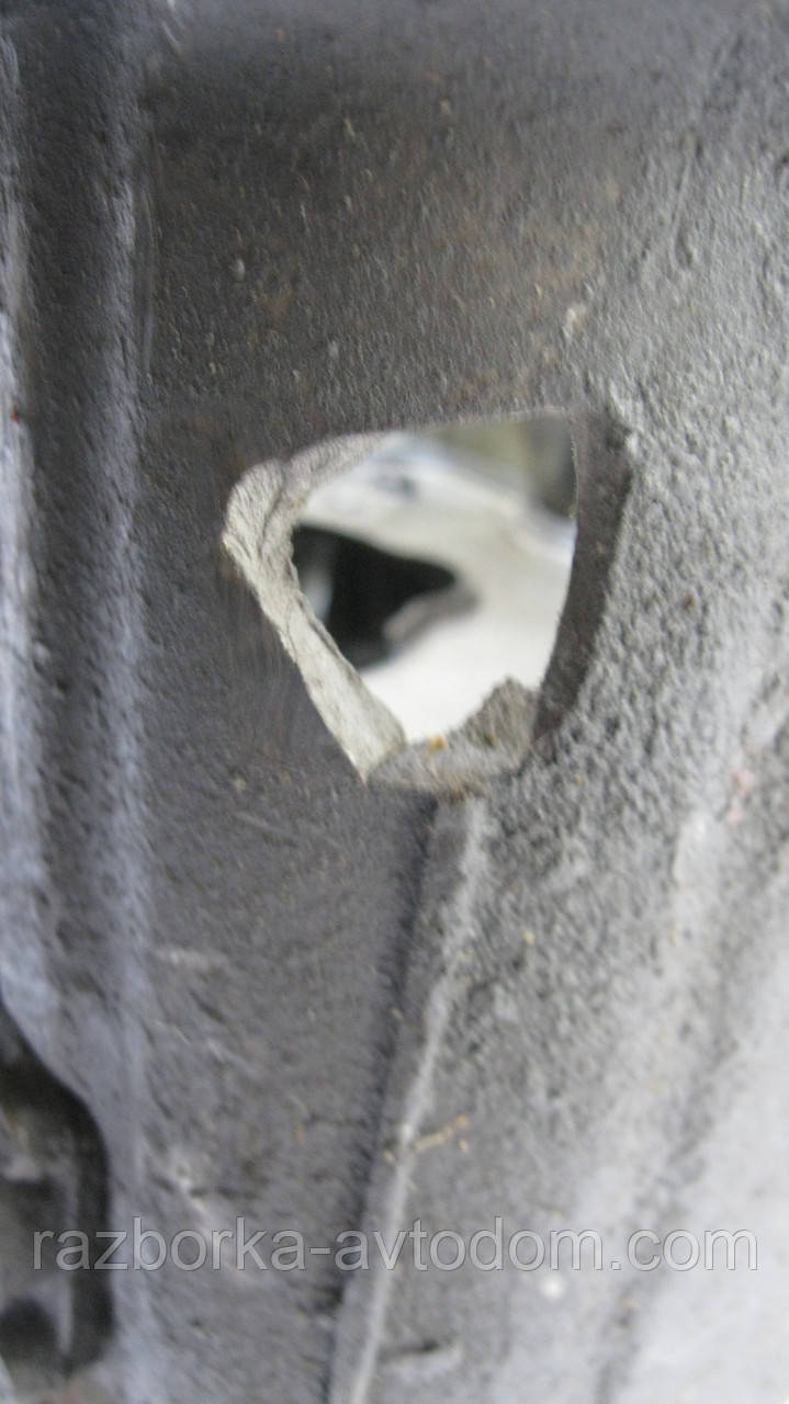 Піддон двигуна Mitsubishi Pajero Sport 1 (1997-2009) 3.0i OE:MD370210 ДЕФЕКТ!!! (потрібна кухарка)!!!! фото 2