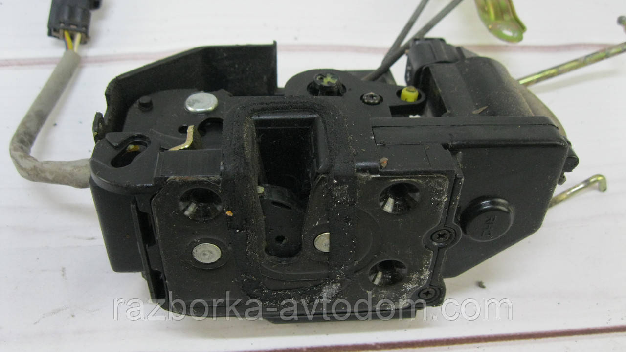Замок дверей передній правій електро Hyundai Getz (2002-2005) OE:813201C000