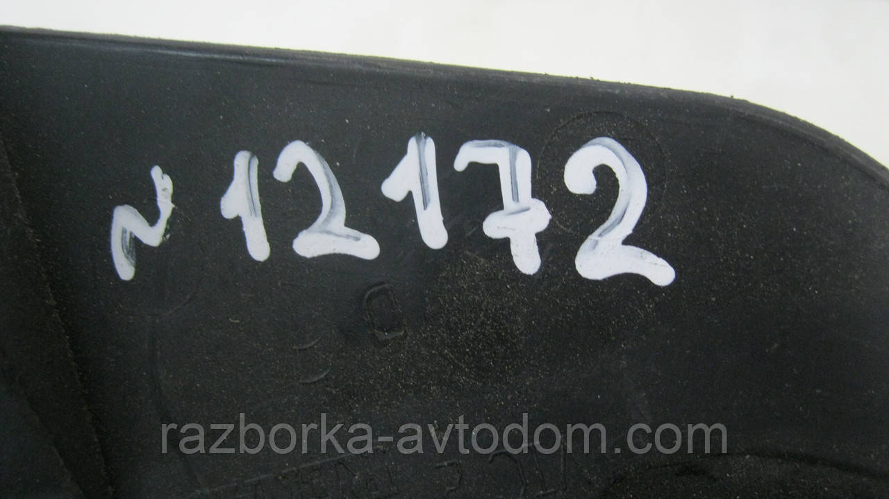 Накладка замка передніх правих дверей Renault Megane 2 (2003-2009) OE:8200264640