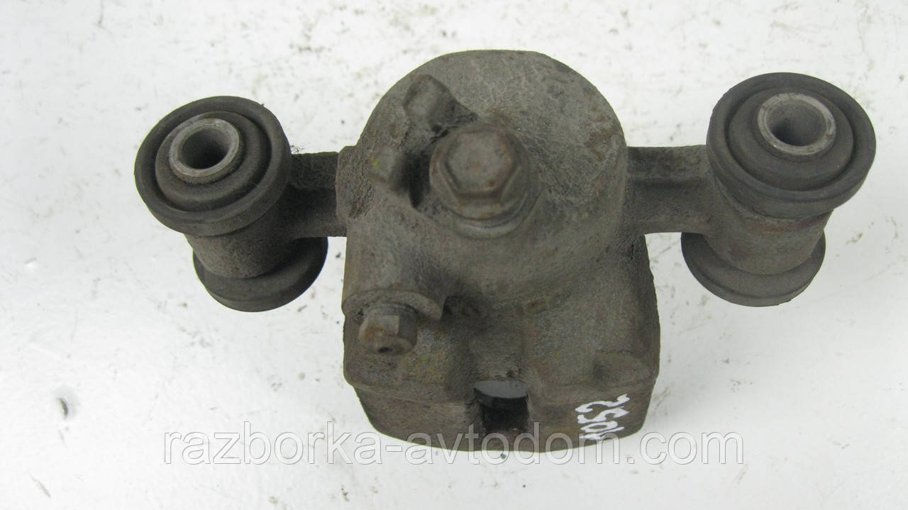 Суппорт передній правий Tokico Nissan Micra K10 (1982-1992) OE:4111001B01