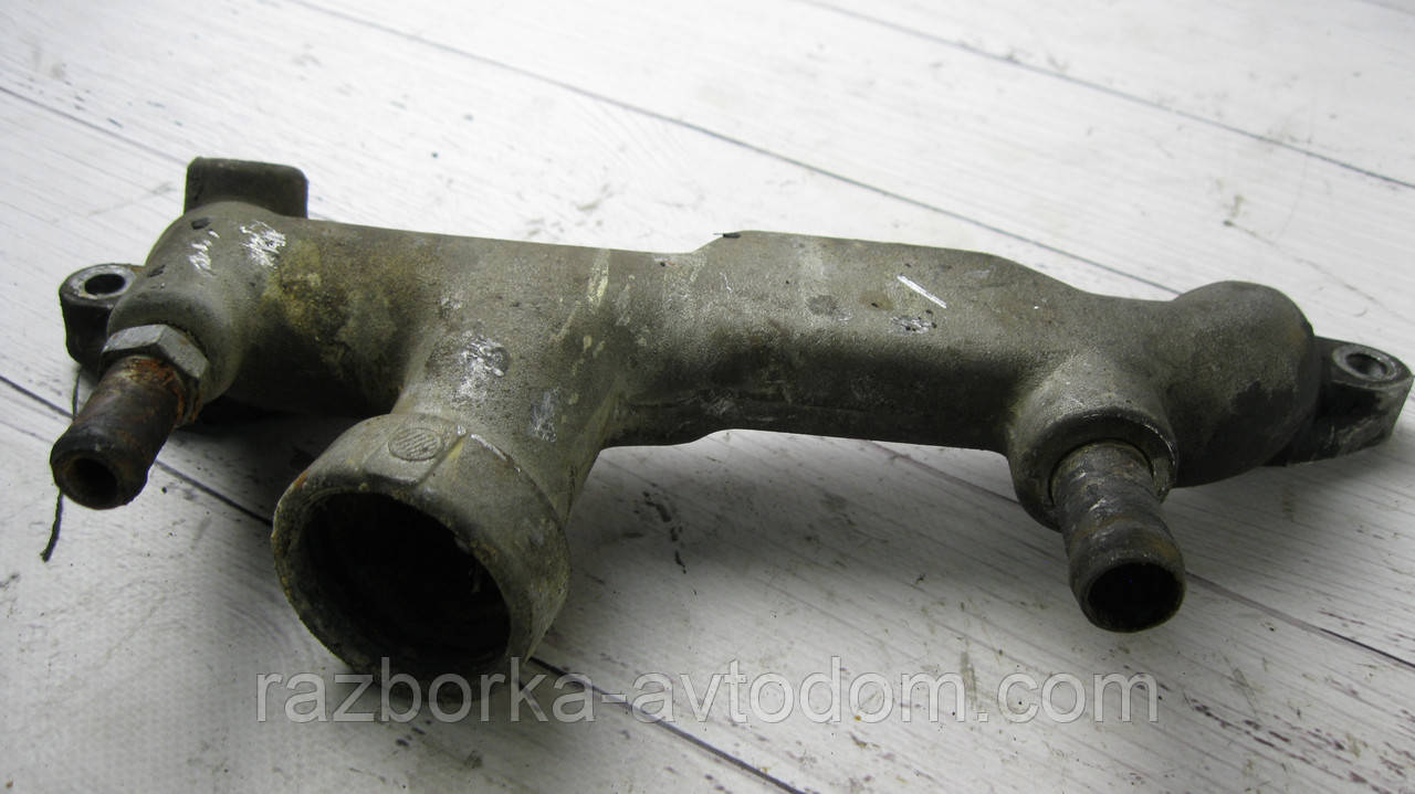 Фланець системи охолодження 3.0i Mitsubishi Pajero Sport 1 (1997-2009) OE:MD375586