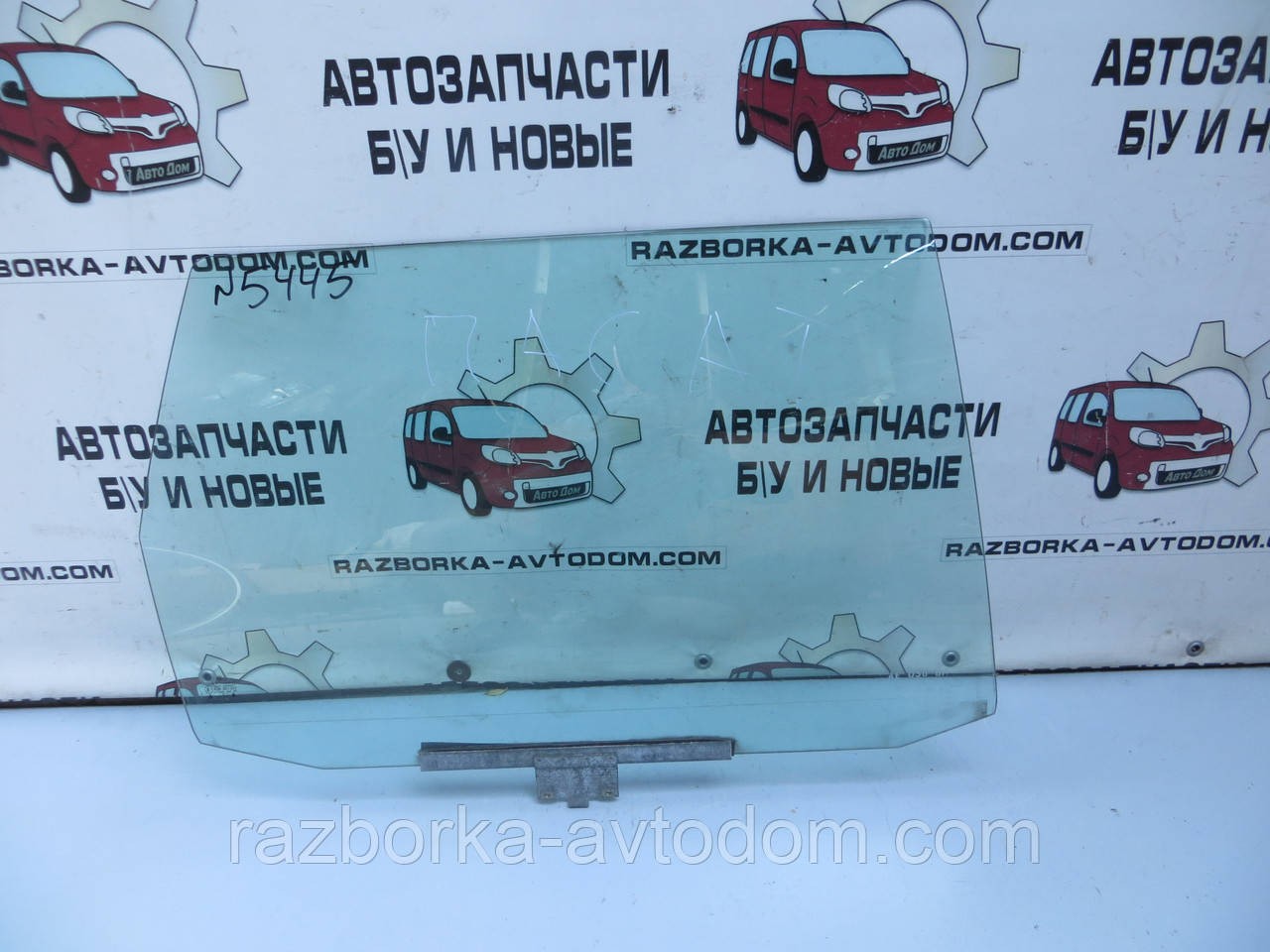 Скло заднього правого дверей (універсал) VW Passat B3, B4 (1988-1997) ОЕ: 333845206